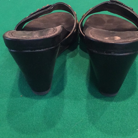 Shoes - Picture 3 of 4